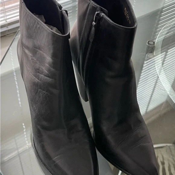 Cole Haan Elegant Black Ankle Boots - Picture 2 of 6